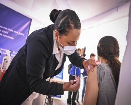 Inicia campaña de vacunación contra sarampión en campus de la UdeG