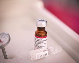 Inicia campaña de vacunación contra sarampión en campus de la UdeG